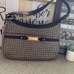 Tommy Hilfiger Monogram Purse